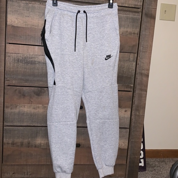 Full Grey Nike Tech Fleece suit size medium - Picture 2 of 3